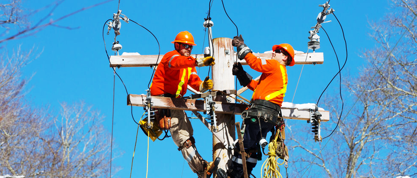 FT_Linemen Working